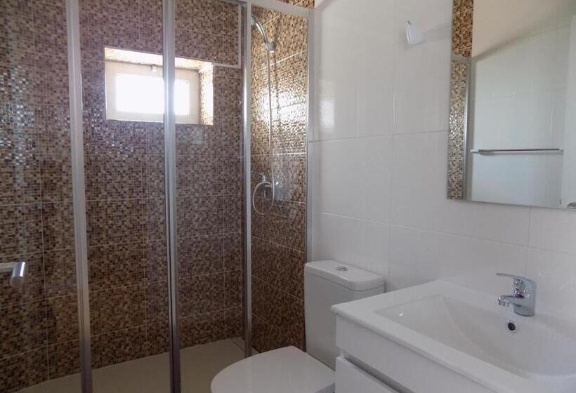 سوییت خانوادگی, Cmb Guesthouse