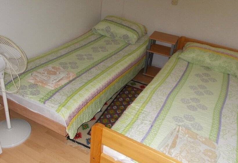 스탠다드 룸 공동 욕실, Guest House Accommodation Rupine