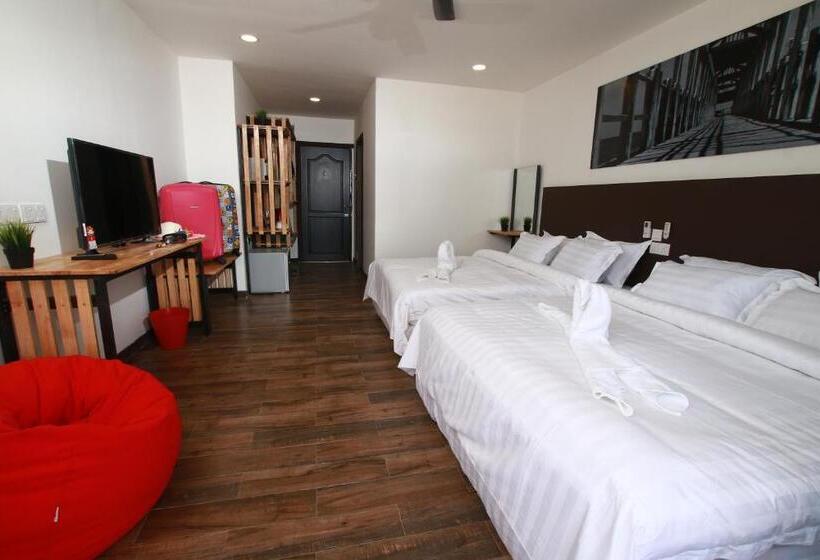 کلبه ییلاقی, The Barat Tioman Beach Resort