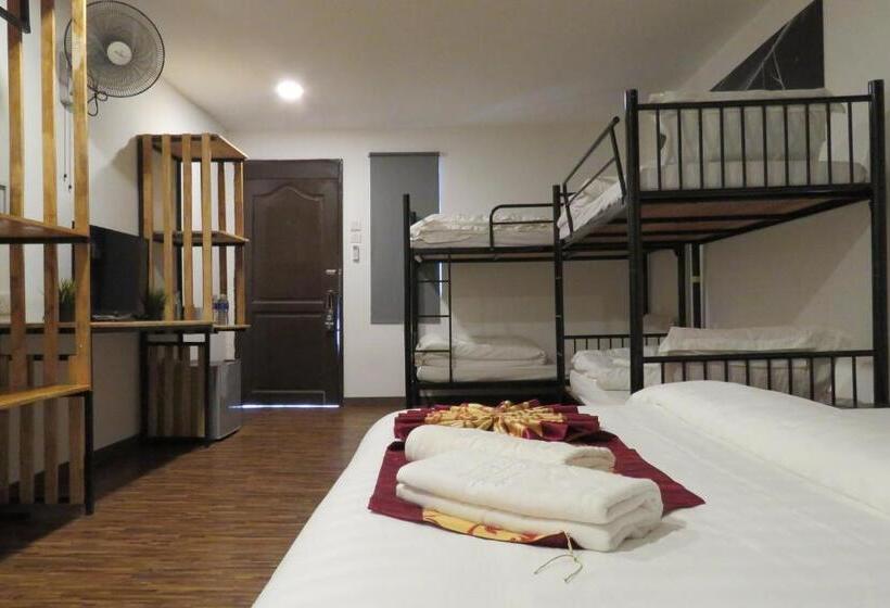 اتاق خانواده اجرایی, The Barat Tioman Beach Resort