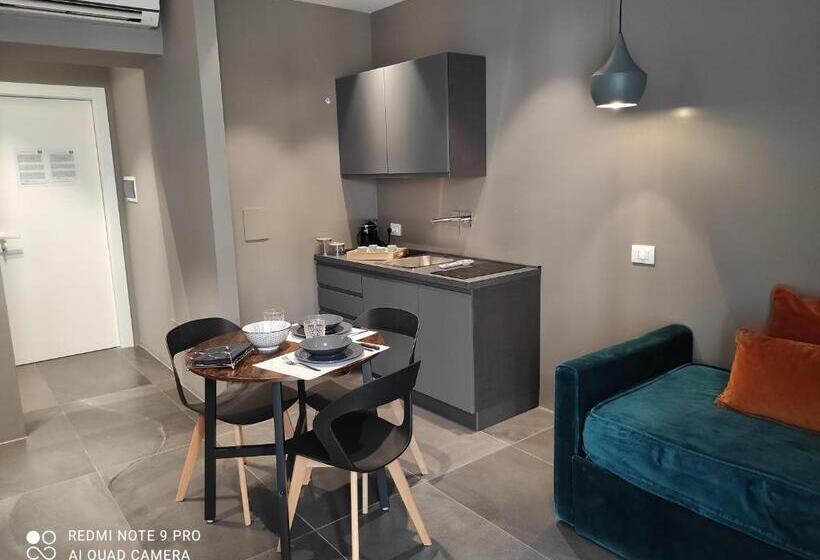 Апартаменты 1 Спальня с Террасой, Slo Design House
