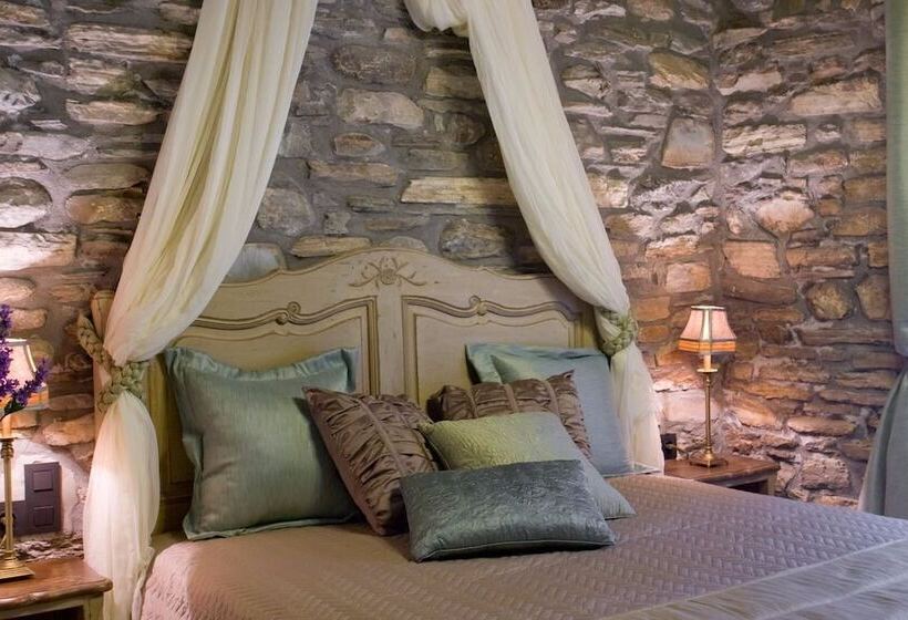 سوییت با چشم‌انداز باغ, Minelska Resort