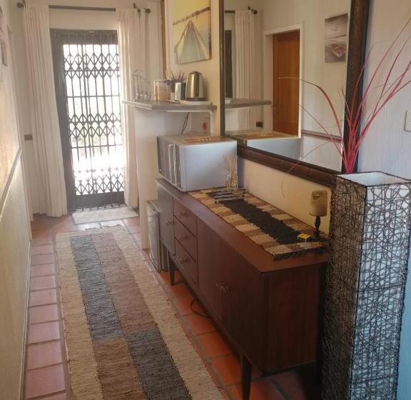 Номер Стандарт, Peppertree Guest House Paulshof Jhb Solar&boreholewater