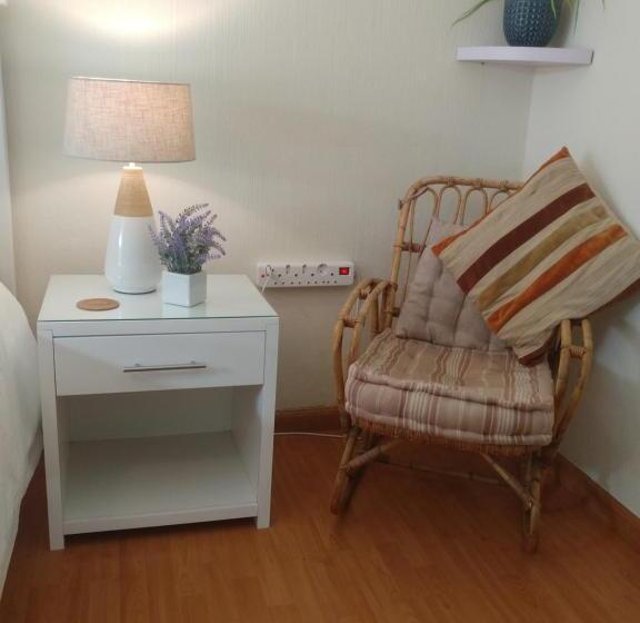 Люкс, Peppertree Guest House Paulshof Jhb Solar&boreholewater