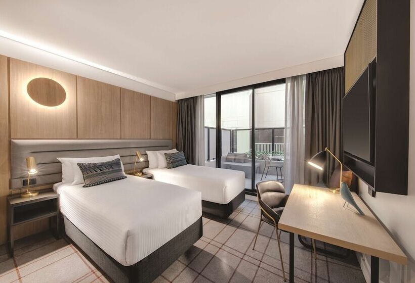 Номер Стандарт с Балконом, Vibe Hotel Sydney Darling Harbour
