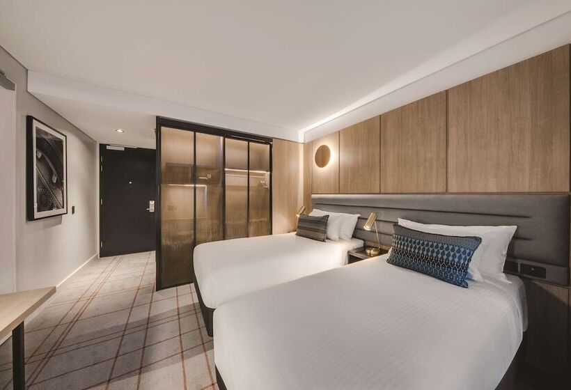 Номер Стандарт с Балконом, Vibe Hotel Sydney Darling Harbour