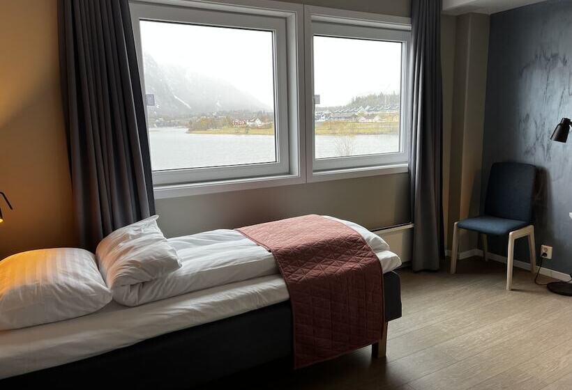 Номер Стандарт Индивидуальный, Frichs Ekspress åndalsnes