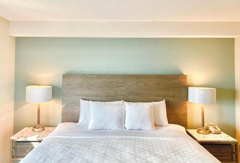 带双人大床的行政管理套房, Atlantic Beach Hotel Newport