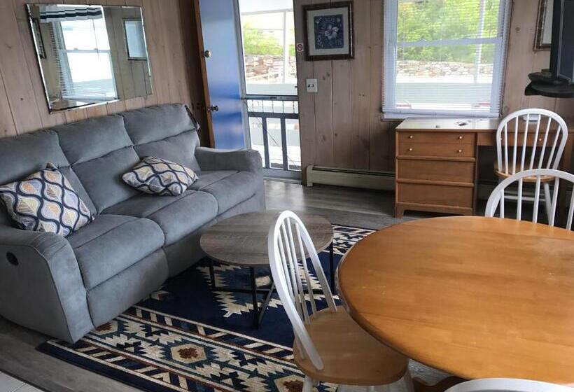 Suite with lake view, Belknap Point Inn