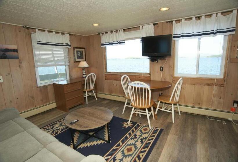 Suite with lake view, Belknap Point Inn
