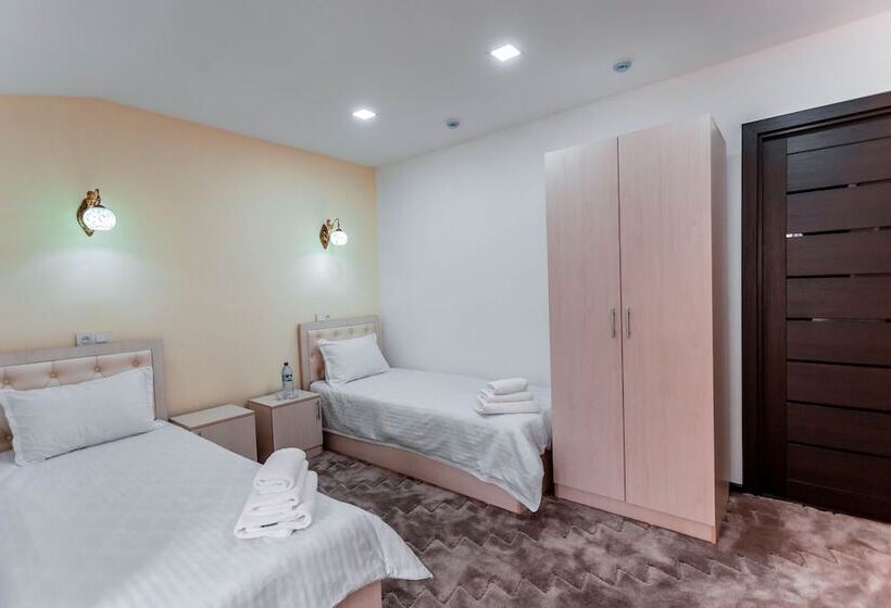 Cameră Triplă Standard, Suzani Samarkand