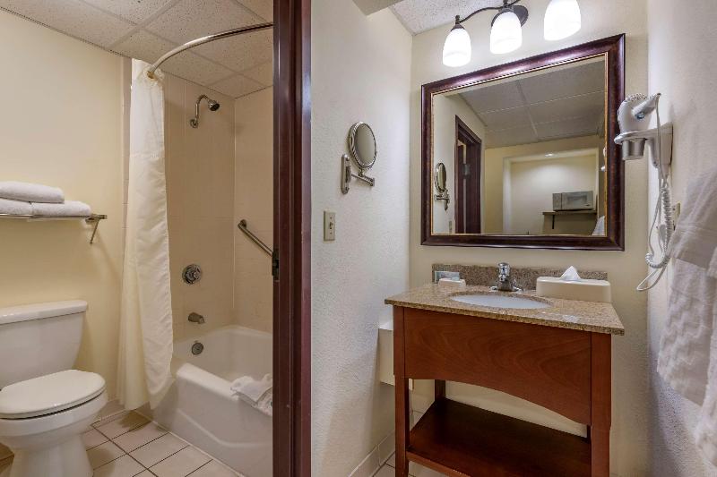מיטת קינג בסוויטה, Best Western Gateway Grand