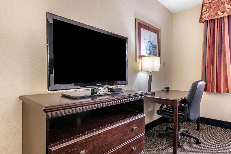 חדר סטנדרט מותאם לאדם עם מוגבלויות, Best Western Gateway Grand
