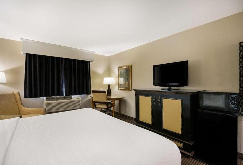 Стандартный Номер Кровать Кинг, Revel Hotel Minot   Surestay Collection By Best Western