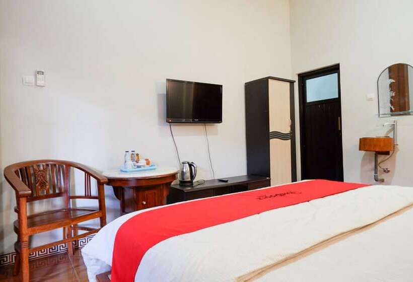 Номер Deluxe, Reddoorz Syariah Near Menara Kudus