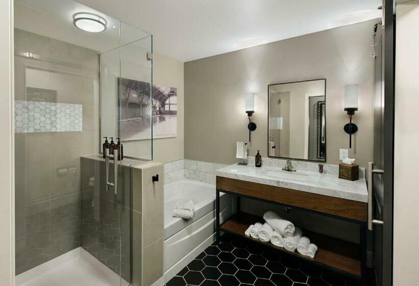 Люкс, Oxford Suites Paso Robles