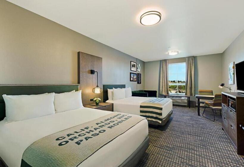 Люкс, Oxford Suites Paso Robles