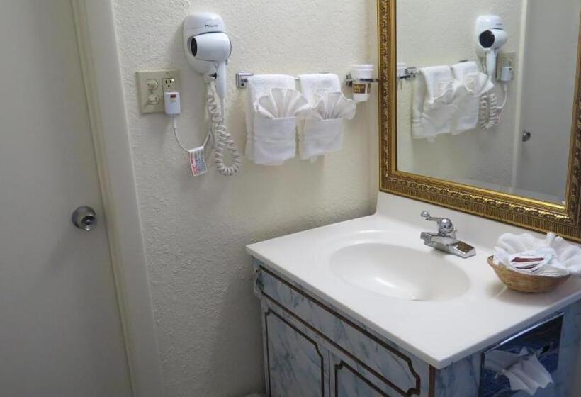 Стандартный Номер Кровать Кинг, Budget Host Airport Inn