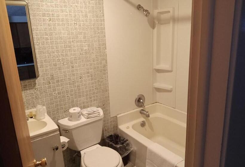 Family Suite, Eight Bar B Motel