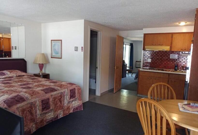 Family Suite, Eight Bar B Motel