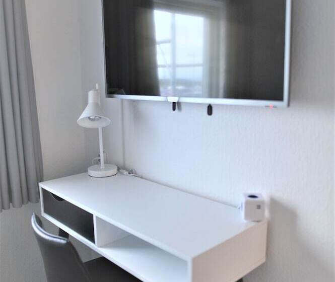اتاق استاندارد با سرویس بهداشتی مشترک, Nuuk City Hostel
