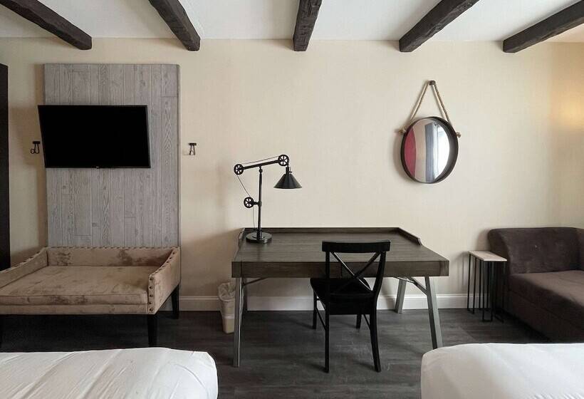 Номер Стандарт, The Century House, Ascend Hotel Collection