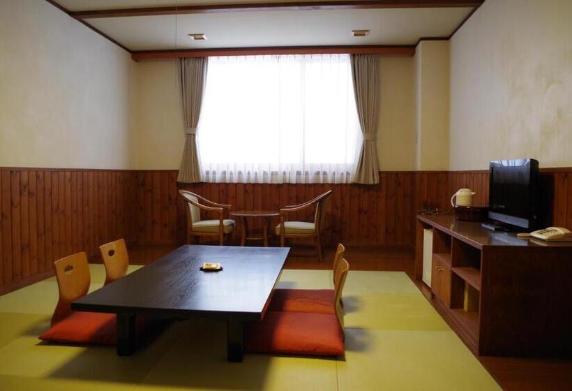 Семейный Номер, Tomuraushionsen Higashi Taisetsuso