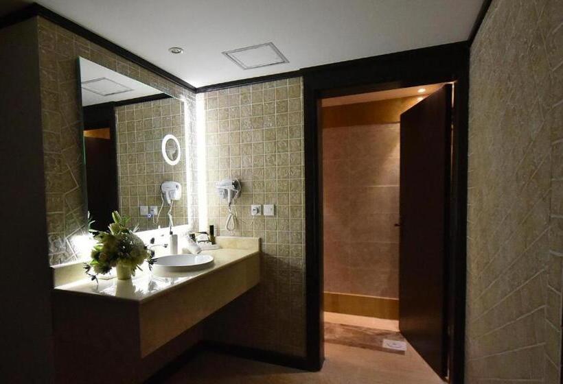 Номер Стандарт Вид на Сад, The District Hotel Najran