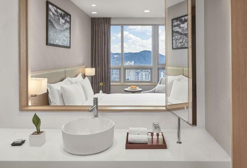 Номер Deluxe Кровать Кинг Вид на Город, Avani Central Busan