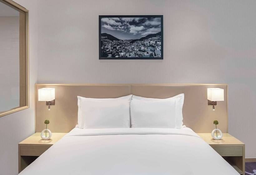 Номер Deluxe Вид на Горы, Avani Central Busan