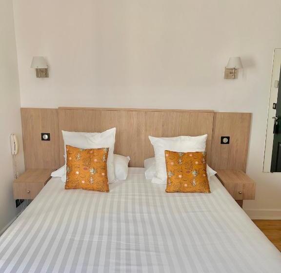 Номер Стандарт, Hôtel Les Deux Coteaux