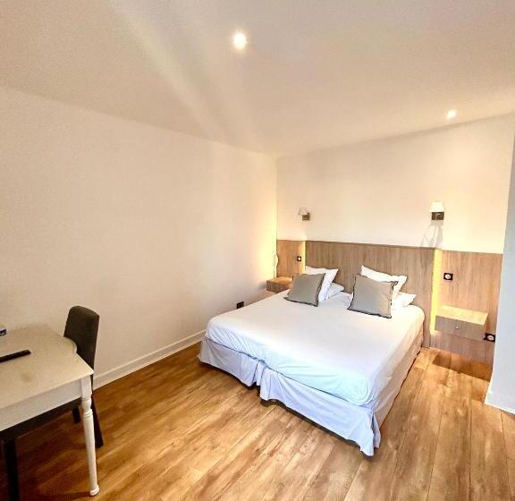 Номер Комфорт, Hôtel Les Deux Coteaux