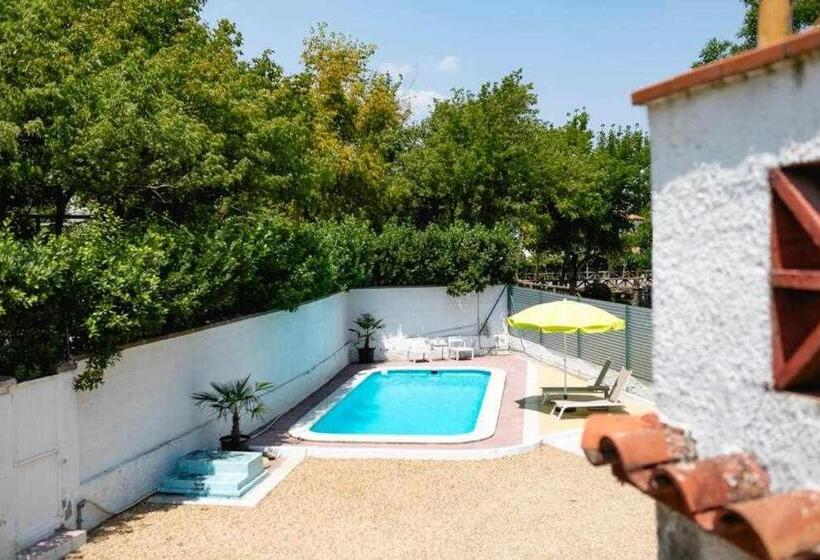 اتاق استاندارد, Newly Renovated Room W Pool & Bikeparking