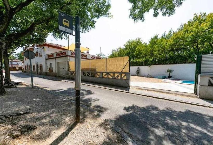 اتاق لوکس, Newly Renovated Room W Pool & Bikeparking