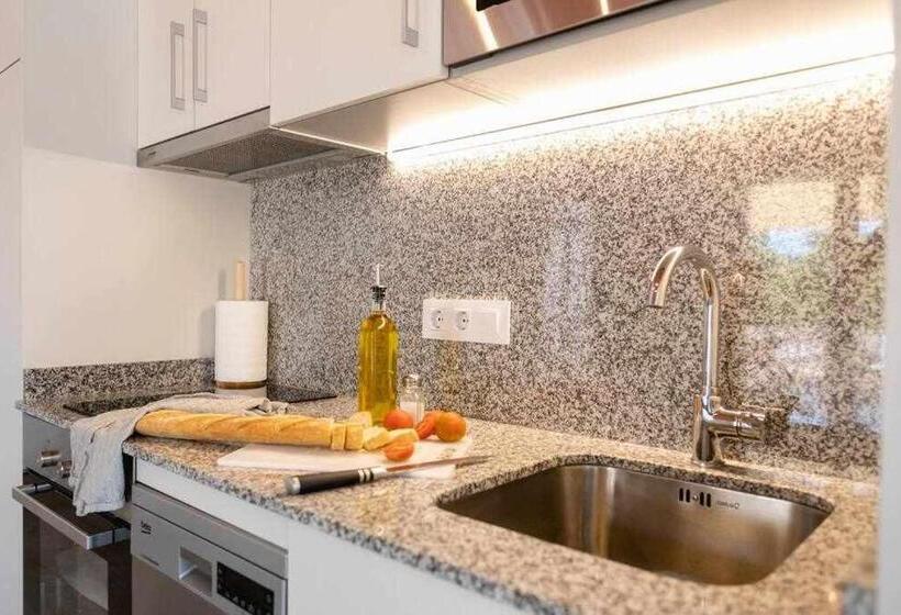 اتاق لوکس, Newly Renovated Room W Pool & Bikeparking