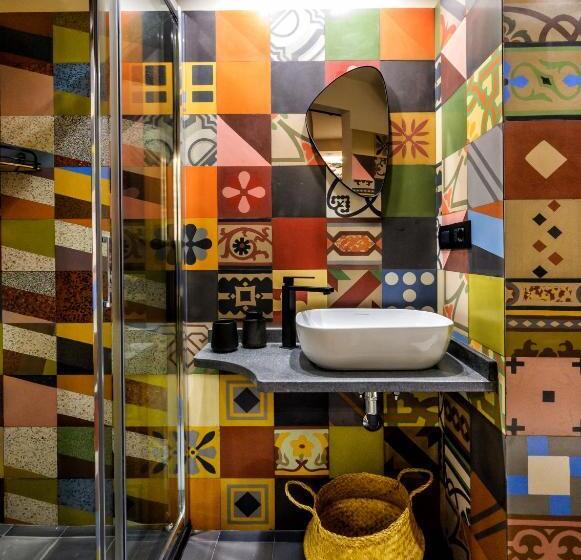 اتاق استاندارد, The Yard Hostel