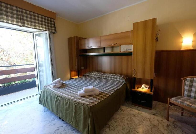 标准间, B&b Pescofalcone
