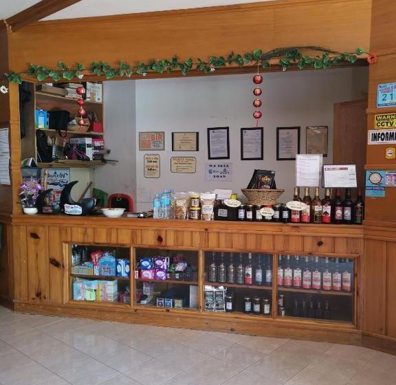 Номер Стандарт Трехместный, Rusty Nail Inn And Cafe