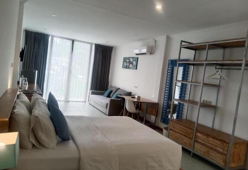 Студия Стандарт, Triple 8 Suites
