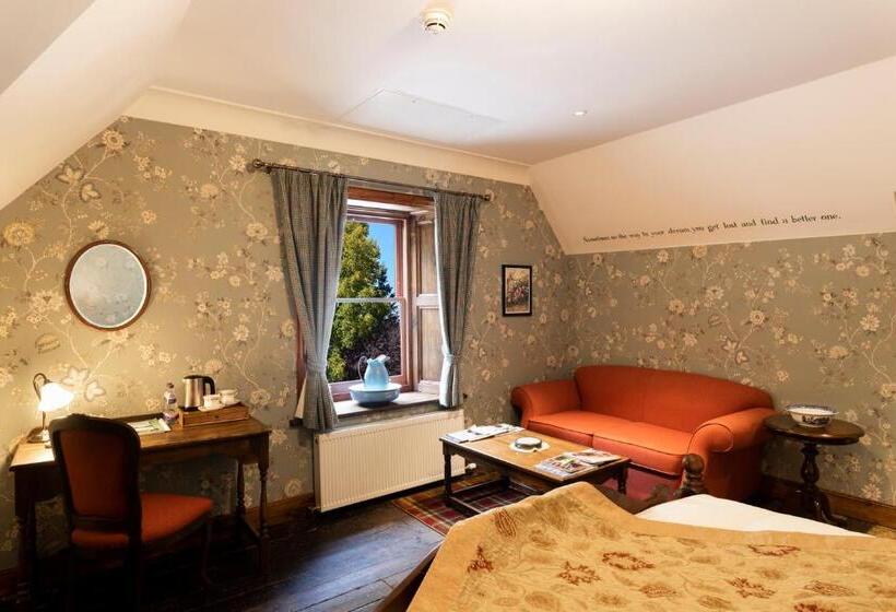 سوییت جونیور سوپریور, Rokeby Manor