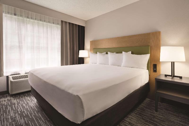 身障者適用スタンダードルーム, Country Inn & Suites By Radisson, Detroit Lakes, Mn