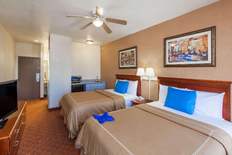 Номер Стандарт, Days Inn & Suites By Wyndham Webster Nasaclearlakehouston
