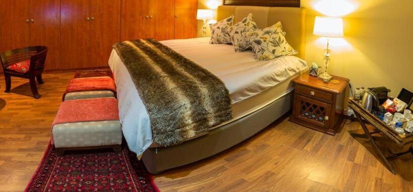 Стандартный Номер Кровать Кинг, Spacube Luxury Suites And Spa