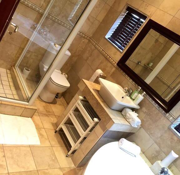 Номер Deluxe Кровать Кинг, Spacube Luxury Suites And Spa