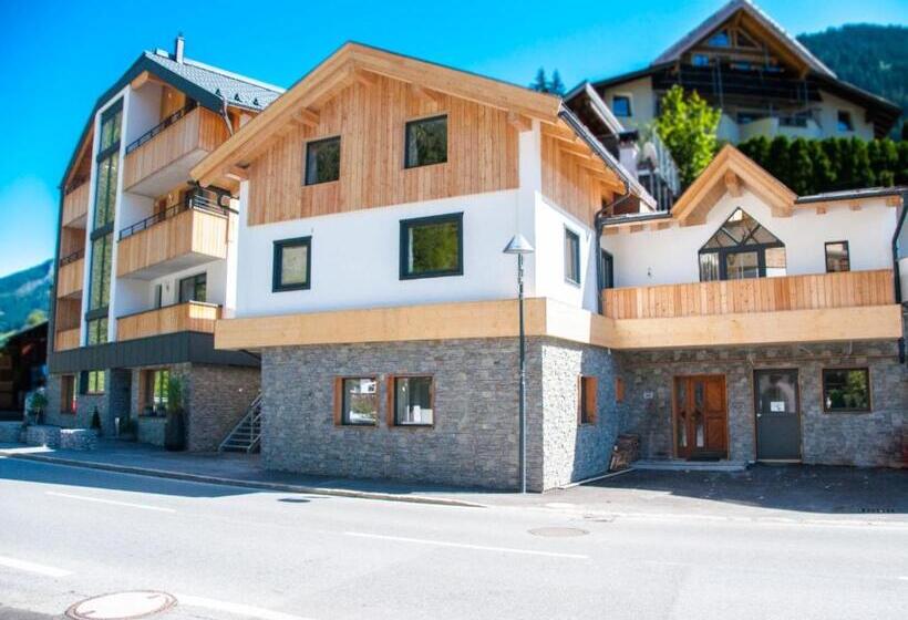 Дом 4 Спальни, Aparthotel Herzblick Gmbh
