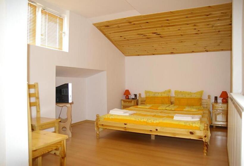 Номер Стандарт, Karadzhovy Guest House