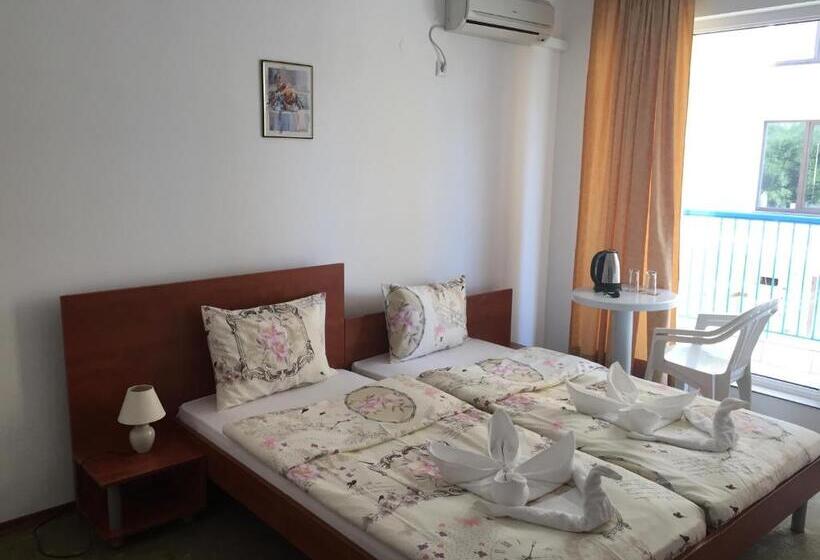 חדר סטנדרט עם מרפסת, Lilia Guest House