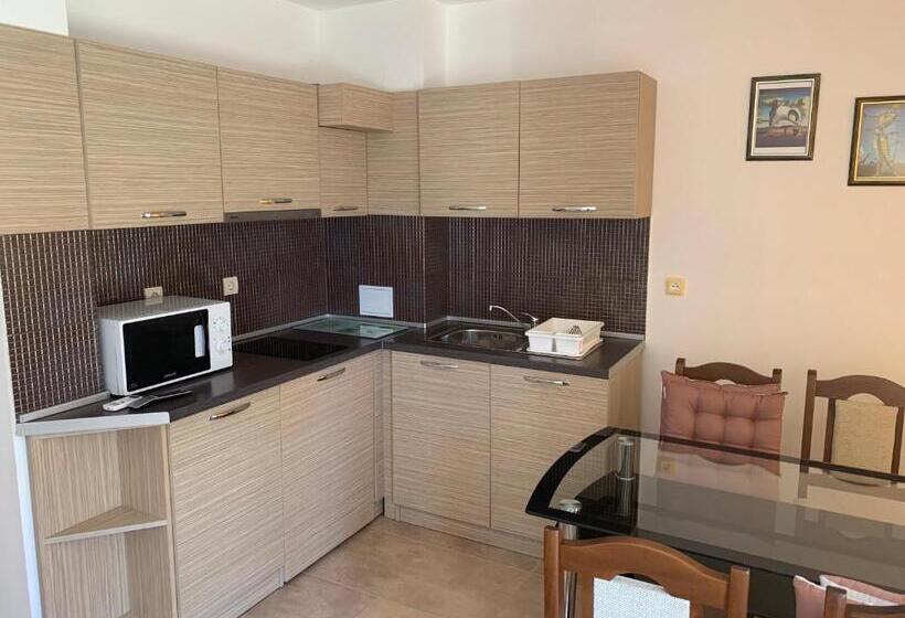 דירה בת חדר שינה 1 עם מרפסת, Lilia Guest House