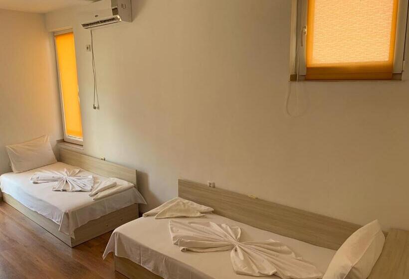 شقة غرفة نوم واحدة مزودة بشُرفة, Lilia Guest House