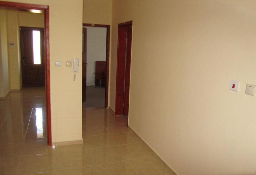 דירת שני חדרים עם מרפת, Lilia Guest House